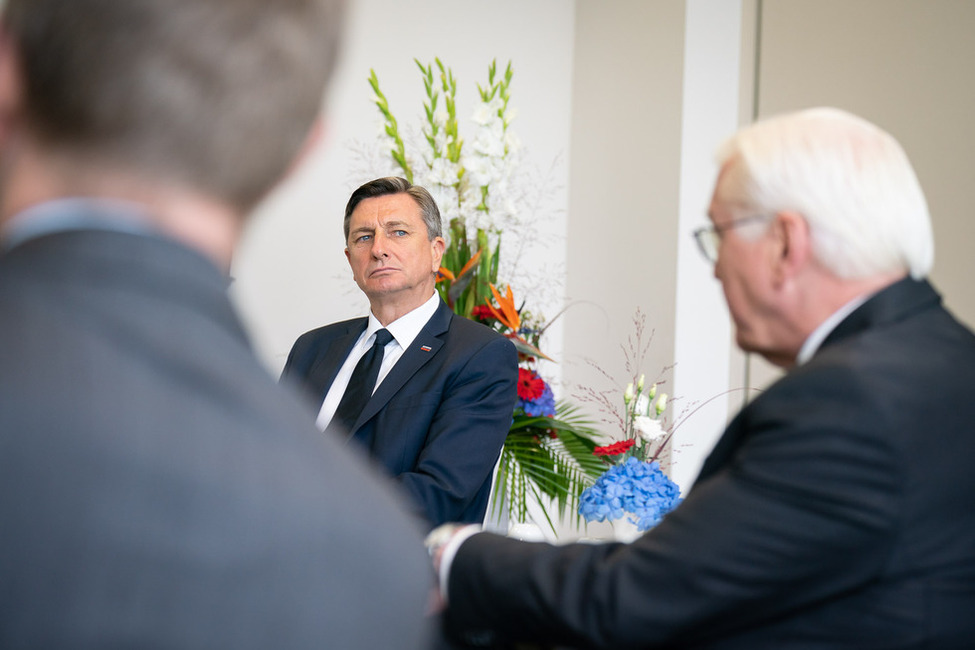 Bundespräsident Frank-Walter Steinmeier im Gespräch mit dem Präsidenten der Republik Slowenien, Borut Pahor, in Neustrelitz