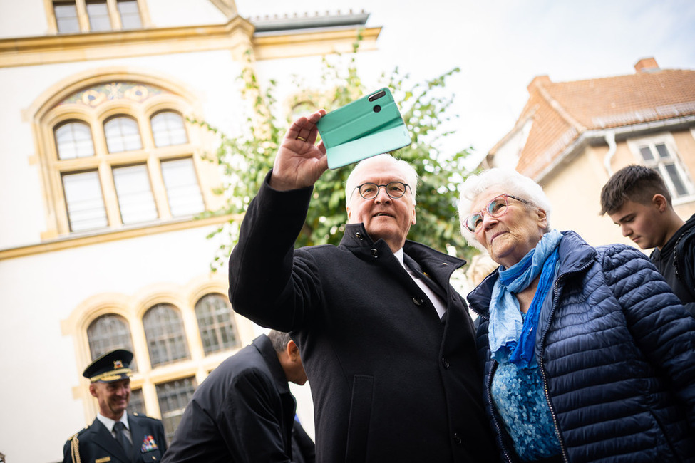 Bundespräsident Frank-Walter Steinmeier bei der Begegnung mit Bürgerinnen und Bürgern in Neustrelitz
