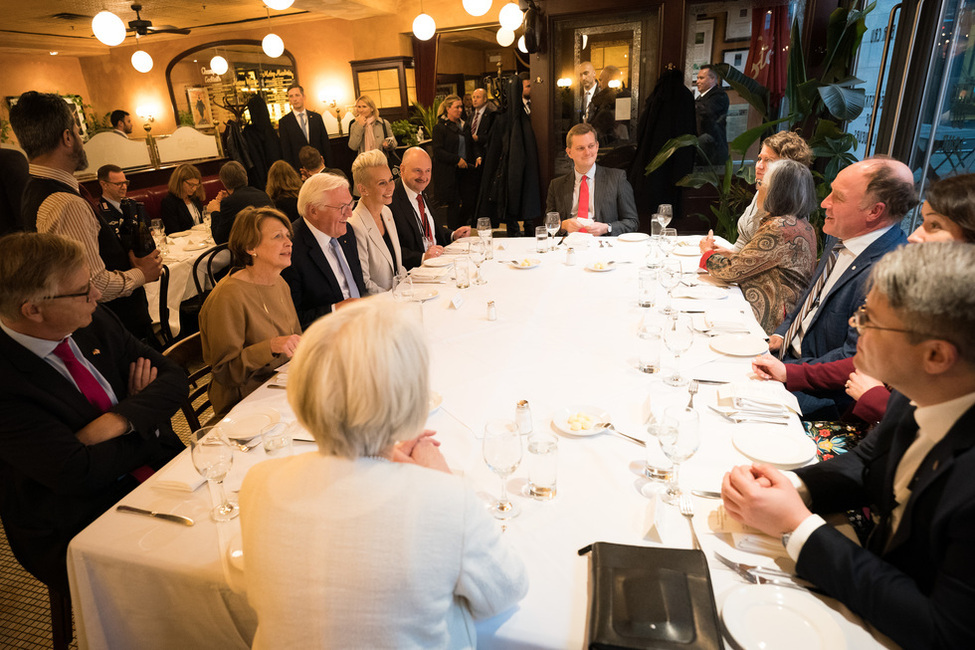 Bundespräsident Steinmeier kommt mit Vertreterinnen und Vertretern der kanadischen Zivilgesellschaft ins Gespräch