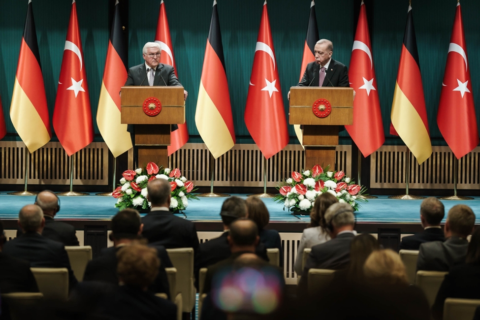 Bundespräsident Frank-Walter Steinmeier begegnet gemeinsam mit dem Präsidenten der Republik Türkei, Recep Tayyip Erdoğan, der Presse (© Bundesregierung/Jesco Denzel) Bundespräsident Frank-Walter Steinmeier begegnet gemeinsam mit dem Präsidenten der Republik Türkei, Recep Tayyip Erdoğan, der Presse