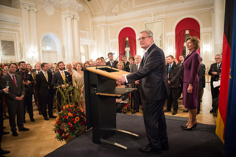 Bundespräsident Joachim Gauck und Daniela Schadt begrüßen die Gäste zum Empfang im Cercle Cité anlässlich des Staatsbesuchs im Großherzogtum Luxemburg