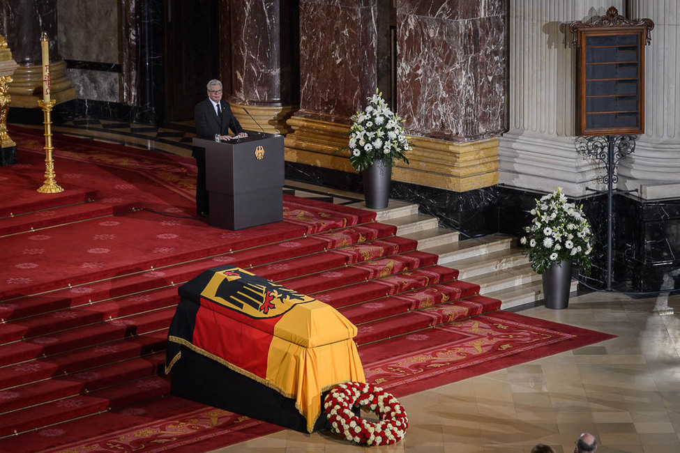 Bundespräsident Joachim Gauck hält eine Ansprache im Berliner Dom anlässlich des Trauerstaatsakts für Bundespräsident a. D. Roman Herzog in Berlin 