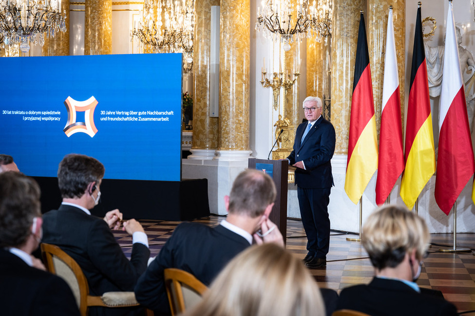 Federal President Frank-Walter Steinmeier delivers a speech at a panel discussion to mark the thirtieth anniversary of the signing of the Treaty between Germany and Poland on Good-Neighbourliness, Friendship and Cooperation in Warsaw 