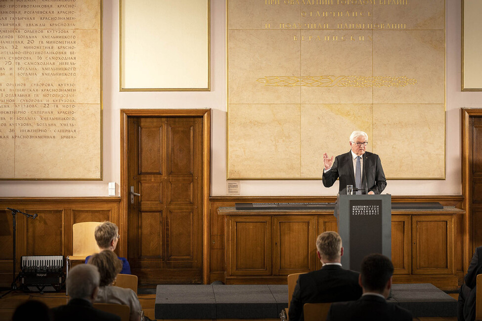 Federal President Frank-Walter Steinmeier gave a speech to mark the 80th anniversary of Germany’s invasion of the Soviet Union on 22 June 1941 and the opening of the exhibition “Dimensions of a crime. Soviet prisoners of war in World War II” in Berlin