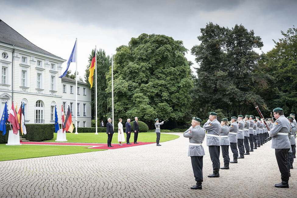 Federal President Frank-Walter Steinmeier welcomes the presidents of Republic Estonia, Kersti Kaljulaid, Republic Latvia, Egils Levits, and Republic Lithuania, Gitanas Nausėda, with playing of the national anthems in the park of Schloss Bellevue